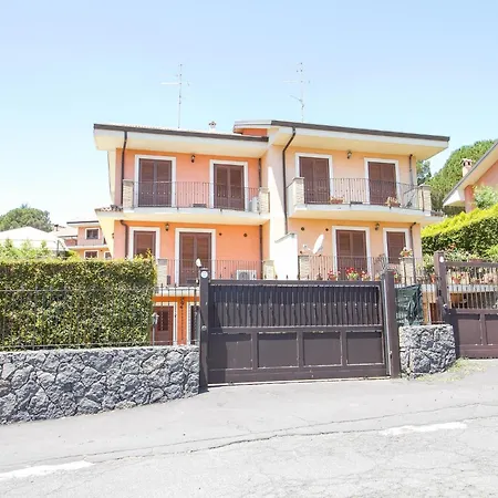 Spacious Sicilian Etna Villa *