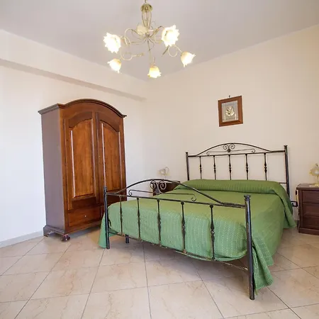 Spacious Sicilian Etna Villa *