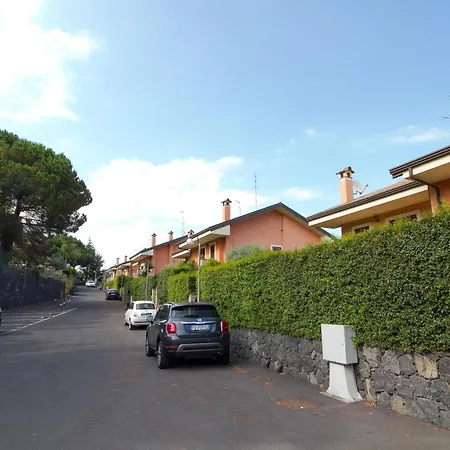 Villa Spacious Sicilian Etna Trecastagni